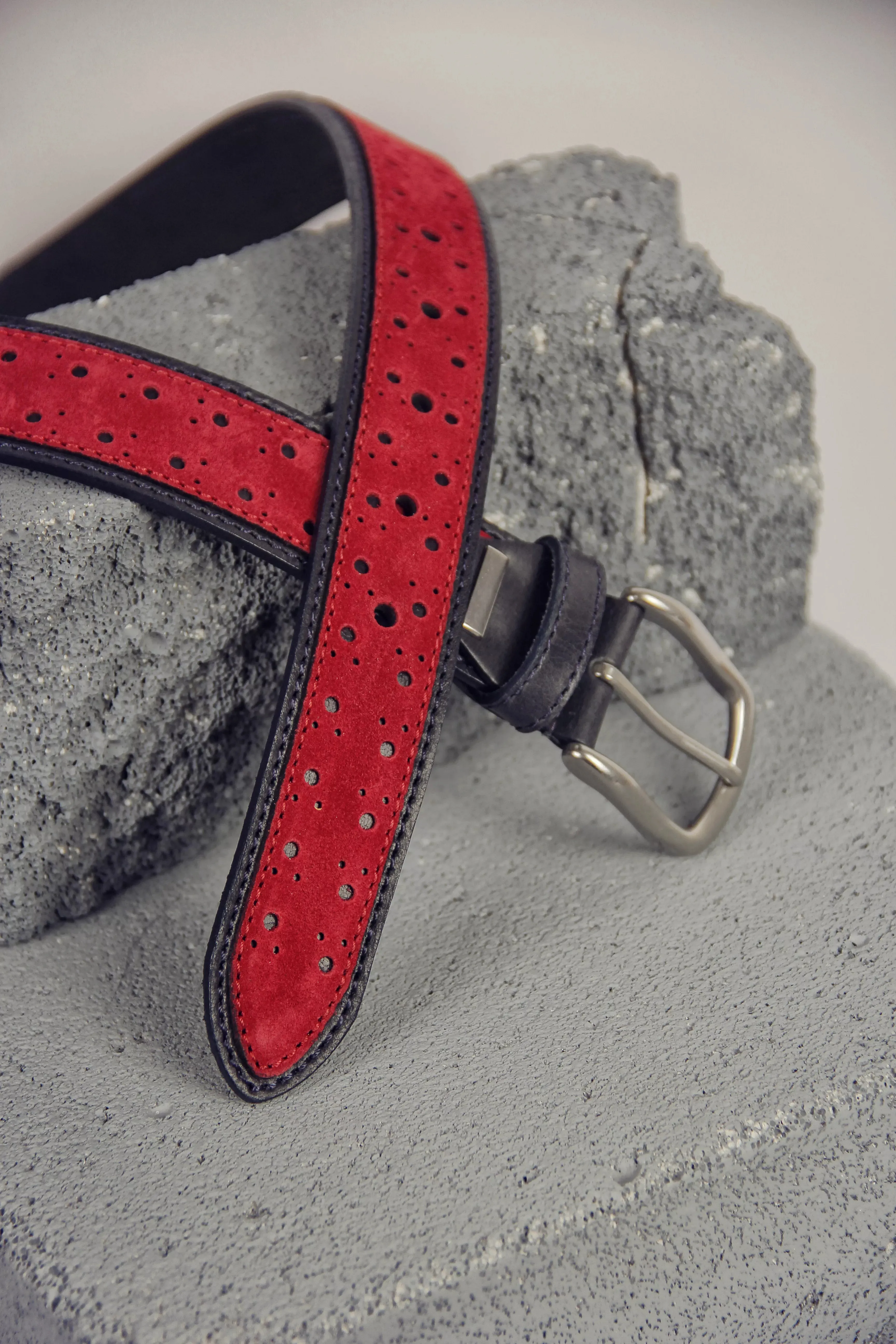 What to Consider When Ordering Wholesale Leather Belts